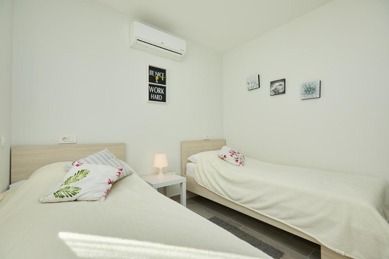 Stiga 2 - Two Bedroom Ap. Prozura Luaran gambar